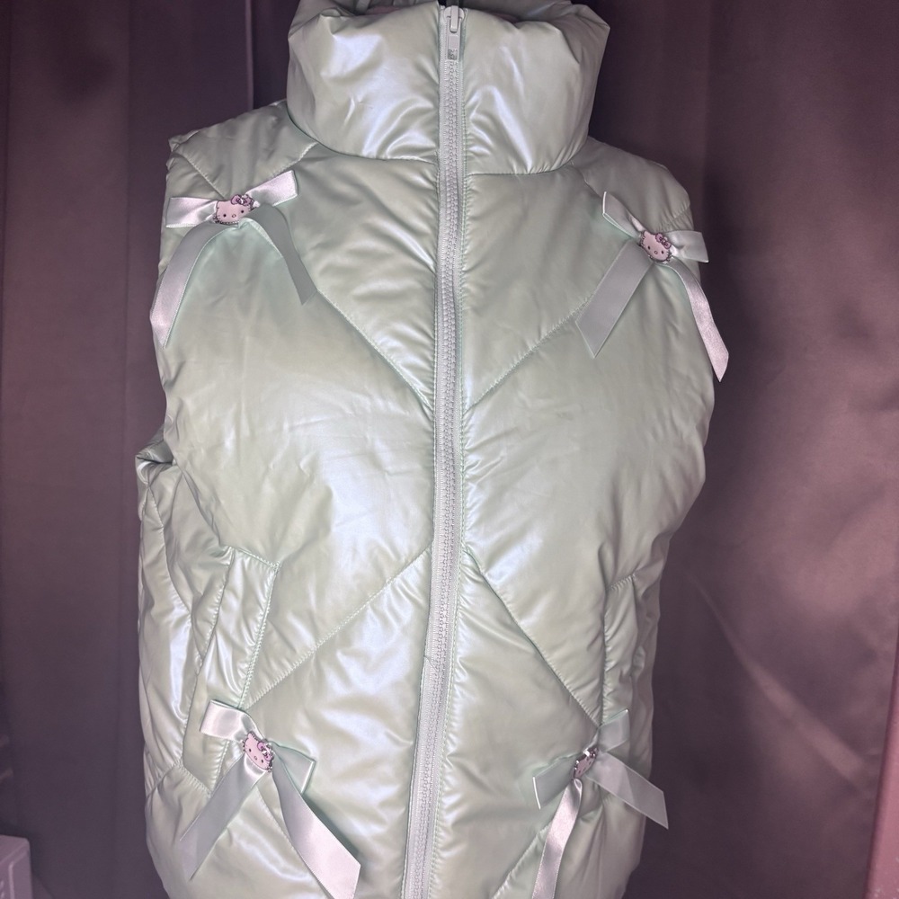 NWT FOREVER 21 x Hello Kitty Mint Puffer Vests Bows Charms Kawaii Sanrio SMALL